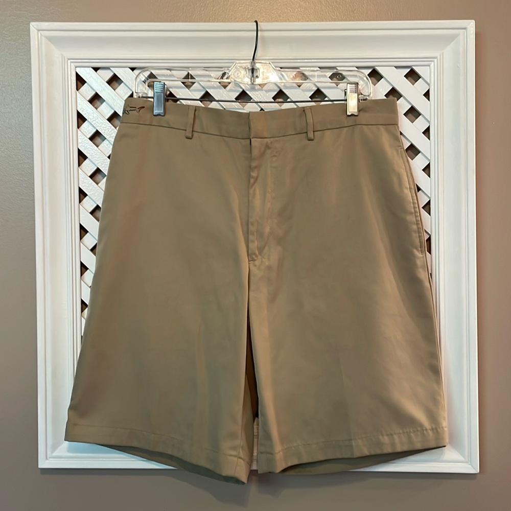EUC men’s golf shorts